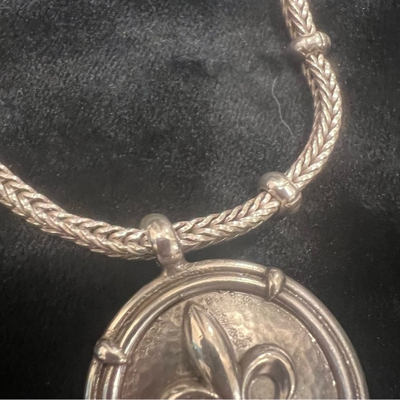 NWT Brighten 17” Fleur De Lis Large Coin Necklace - Picture 4 of 5